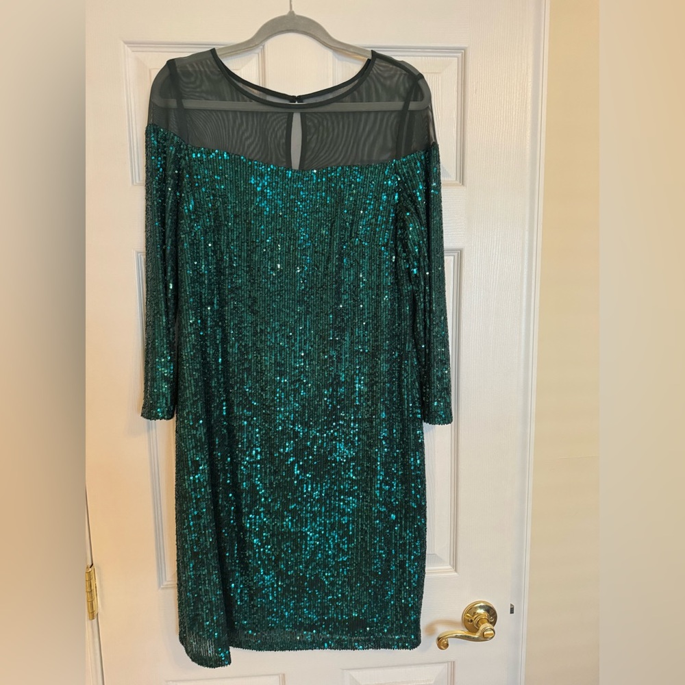 Spectacular emerald green cocktail dress! Like new